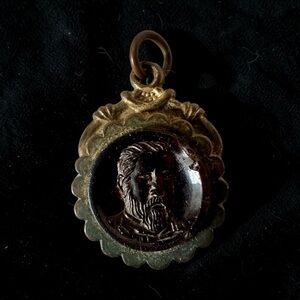 Vintage Gold-Tone Pendant with Dark Brown Intaglio Medallion